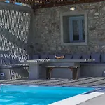 The George With Private Pool, Close To - Chora 别墅