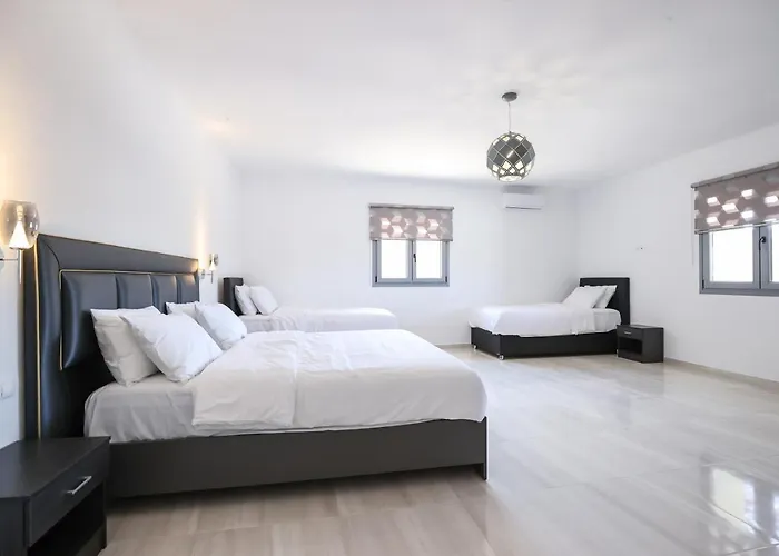 The George With Private Pool, Close To - Chora