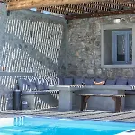 The George With Private Pool, Close To - Chora