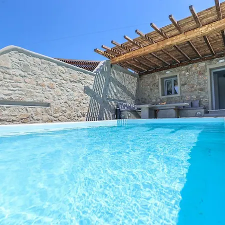 The George With Private Pool, Close To - Chora Βίλα *