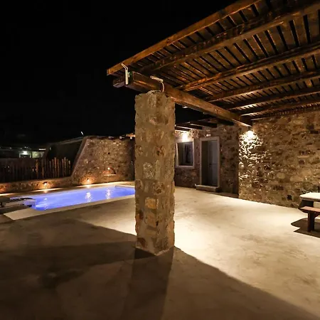 The George With Private Pool, Close To - Chora Βίλα