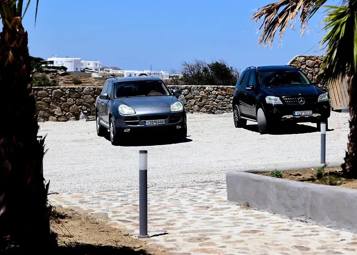 The George With Private Pool, Close To - Chora וילה