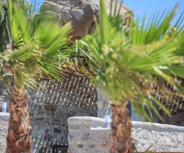 The George With Private Pool, Close To - Chora וילה