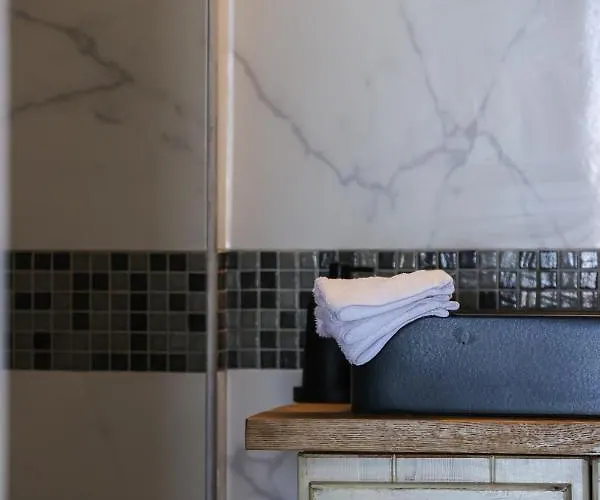 The George With Private Pool, Close To - Chora *