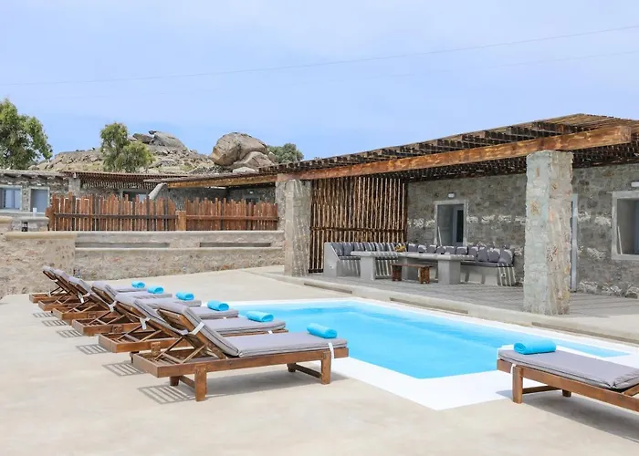 The George With Private Pool, Close To - Chora