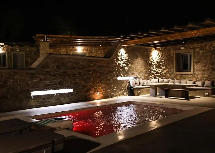 The George With Private Pool, Close To - Chora